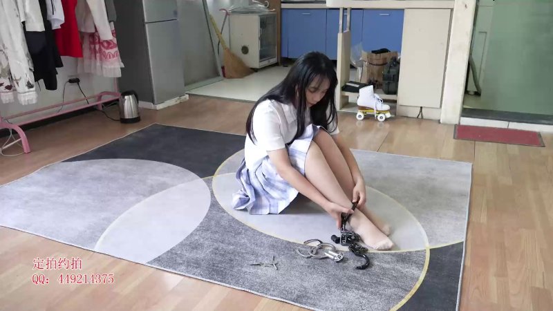 子衿工作室新作品之琳琳廖洘驷马挠脚心换咝袜逃脱游戏！本影视可在线看！