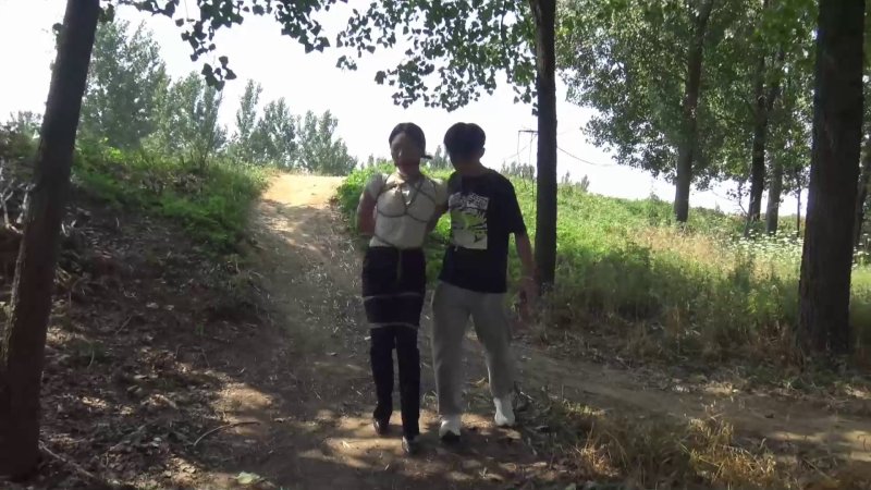 胜景山庄影视视频紧缚新作品之荒野惊魂！本影视可在线看！