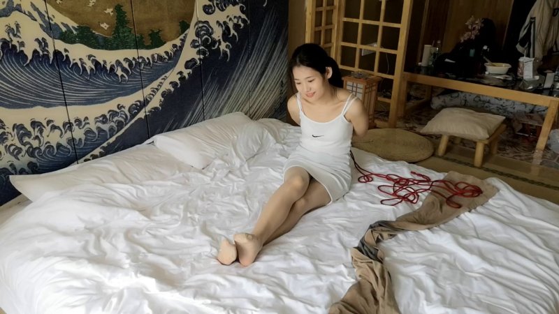 随心原创社区新作品之林夕 白裙红绳 蟹缚 膝盖走 口水！本影视可在线看！