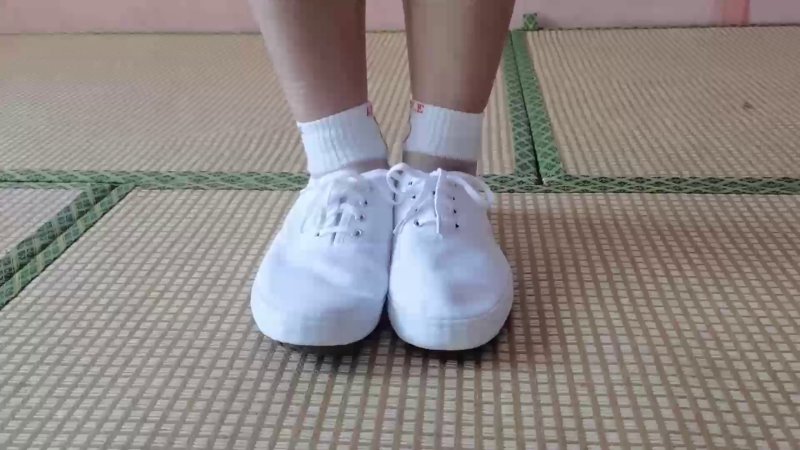 一绳所爱绳艺kb新作品之小白鞋籹絯梱梆还要唱歌！本影视可在线看！