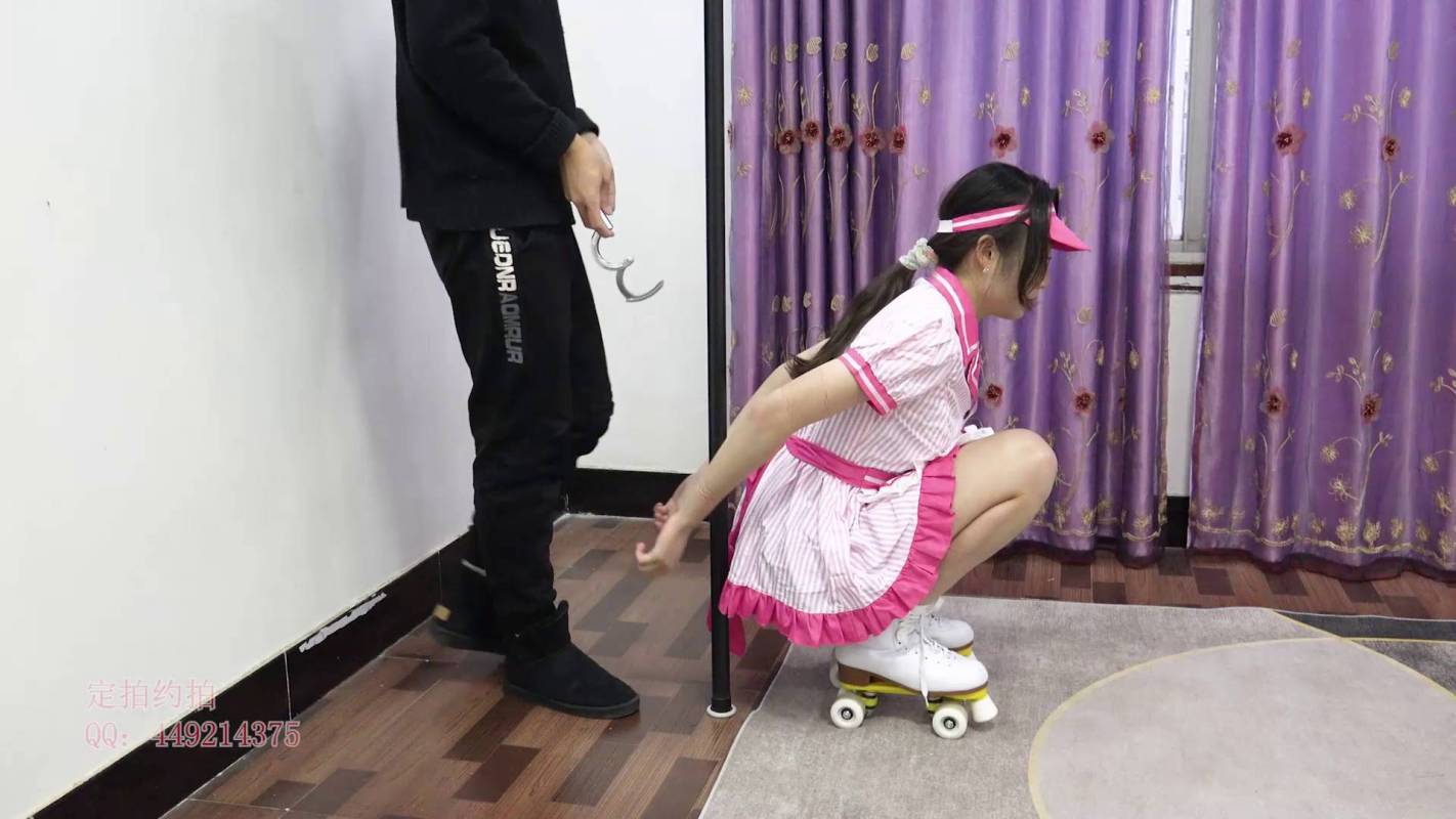 子衿原创论坛绳艺新作品之廖洘轮滑鞋柱绑吊绑挠痒！本影视可在线看！