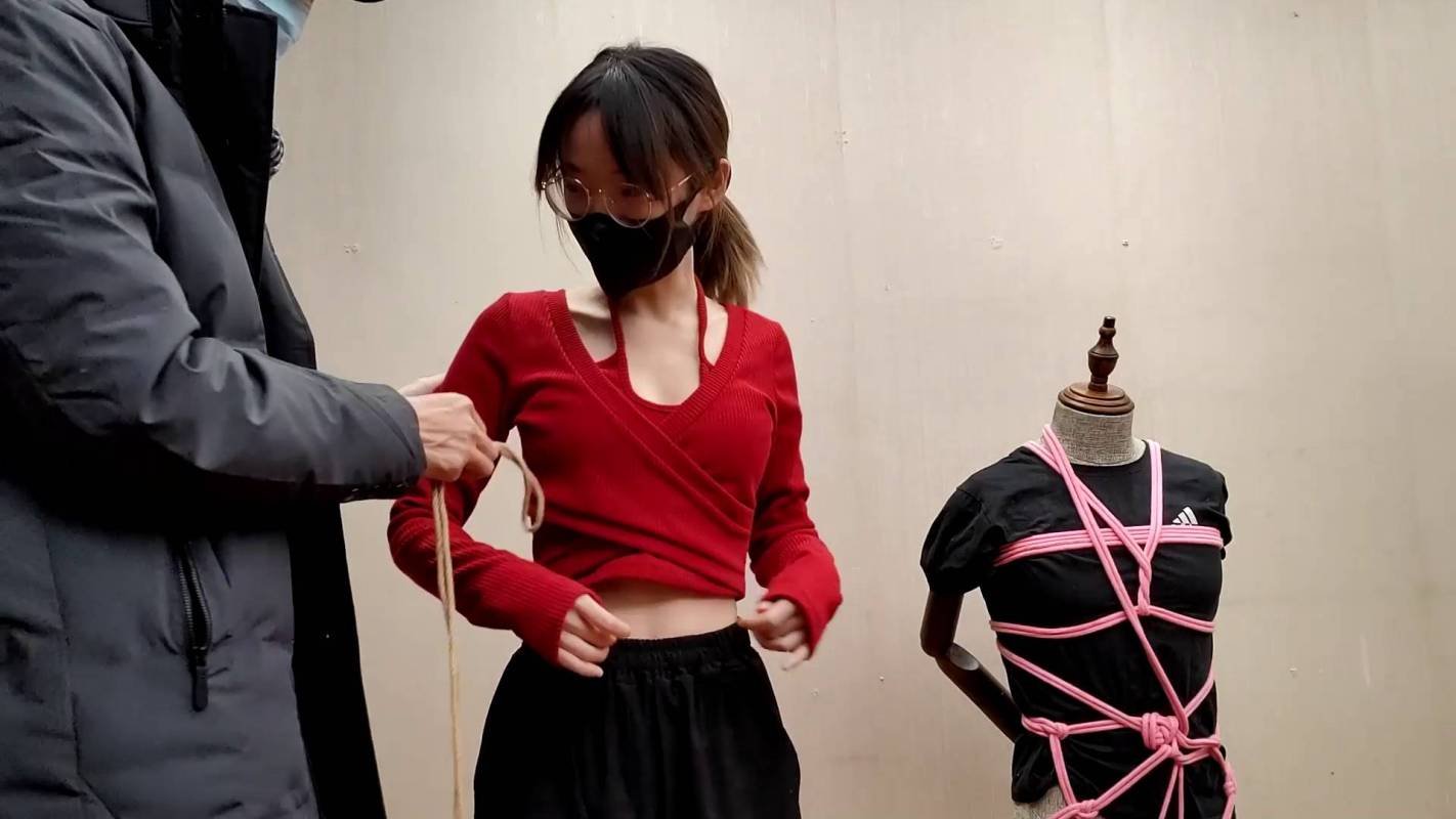 一绳所爱定制绳艺紧缚新作品之喵喵外出逛街！本影视可在线看！