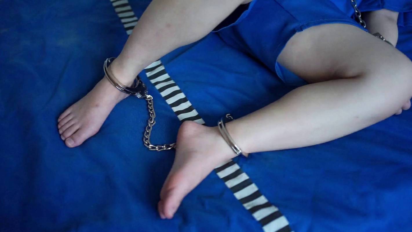 结绳而治kb，镣铐紧缚，美梦很难成真！本影视可在线看！