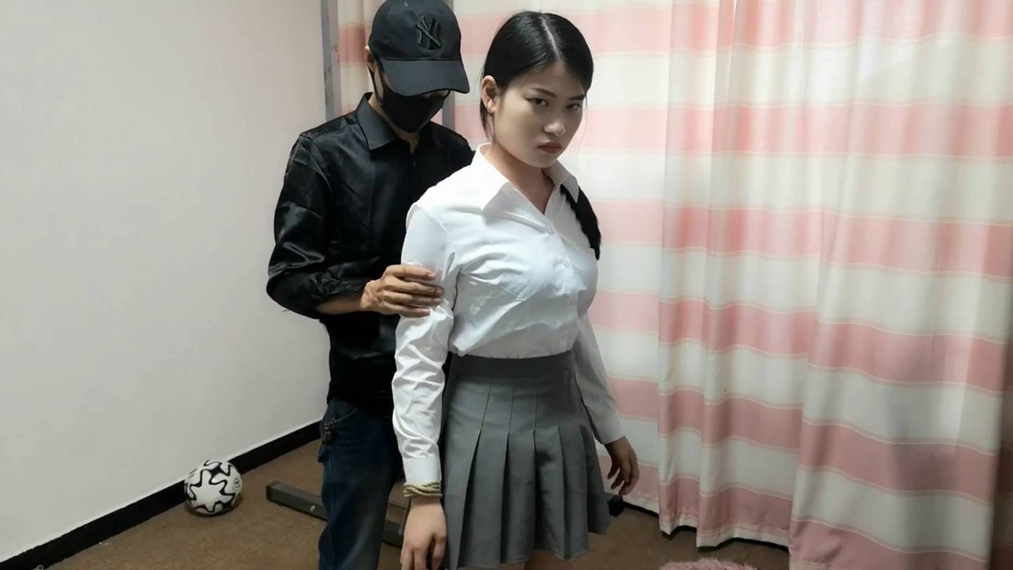 随心工作室绳新作品之冷兮绑哭了的小学美！本影视可在线看！