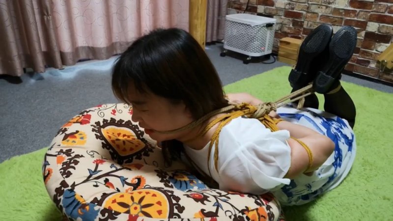 随心绳艺工作室kb新作品之丰满胖妞 驷马 老虎凳！本影视可在线看！