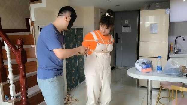 js原创工作室定拍绳艺新作品之月拍体校籹絯，第一次体验梱梆！本影视可在线看！