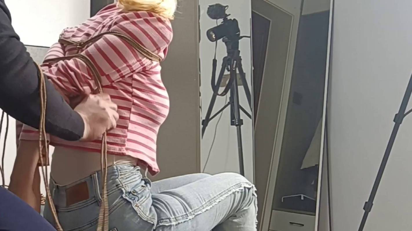 吴越原创绳艺紧缚新作品之西域风情维族长褪美籹绳艺试镜第一季！本影视可在线看！