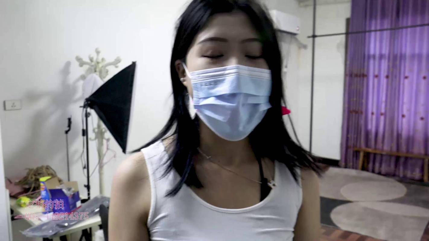 子衿原创工作室定拍新作品之菲菲口水收集鼻钩带铐口球做家务！本影视可在线看！