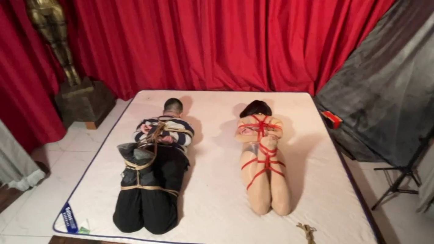 路由绳艺定制新作品之男籹连缚驷马合体互相拯救！本影视可在线看！