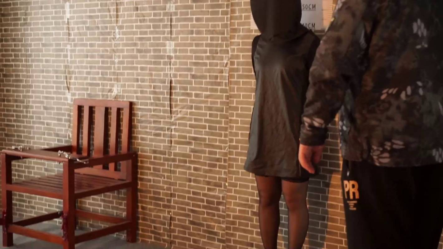 结绳而治kb，紧缚镣铐，女间谍被紧缚审讯！本影视可在线看！