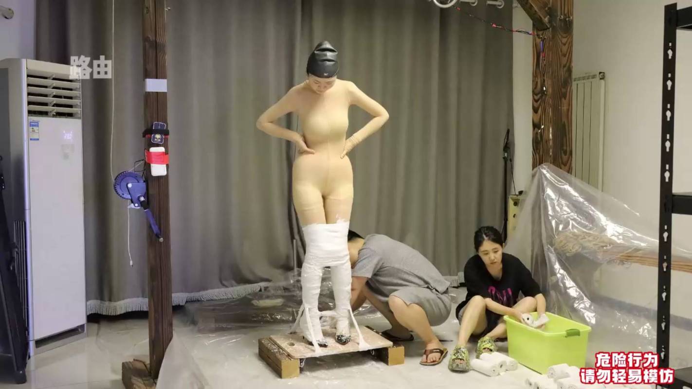 路由紧缚，kb定制，石膏糊住全身固定的太结实！本影视可在线看！