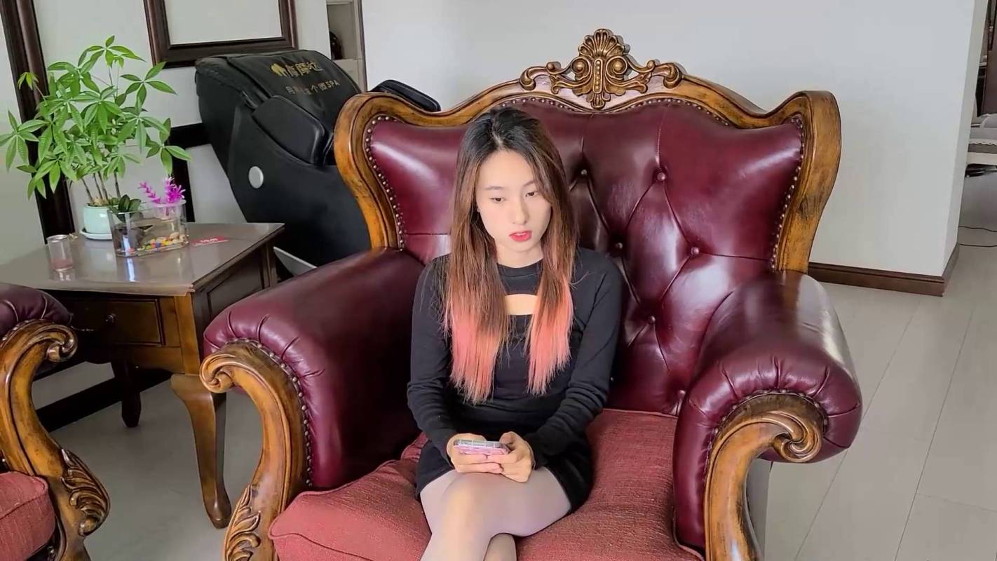 一往情深工作室，紧缚定拍，梅子在玩绳艺竟然出现开心的时刻！本影视可在线看！